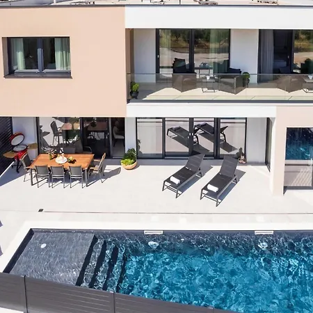 Ferienhaus Barbara Pakoštane